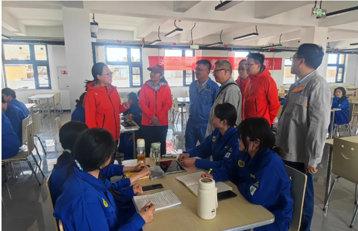 青海大學黨委書記李麗榮一行到訪藏格鉀肥生產(chǎn)基地